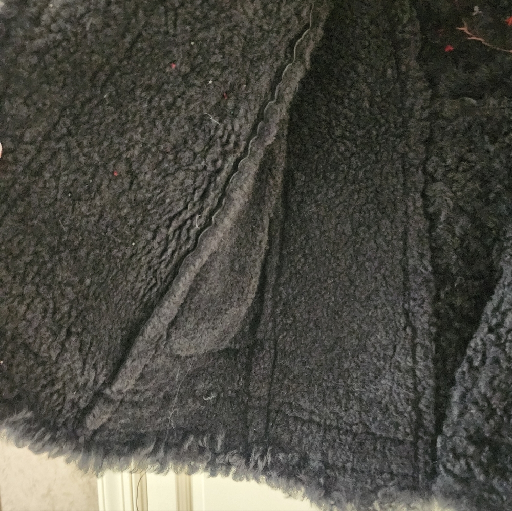 Embroidered Leather Suede Black Vest with Handcrafted by craftsmen..No Tag - Picture 6 of 9